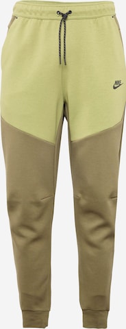 Nike Sportswear - Calças em verde: frente