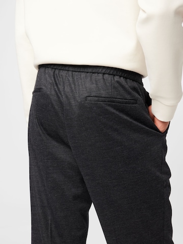 Regular Pantalon à pince 'Perin' BOSS Black en gris