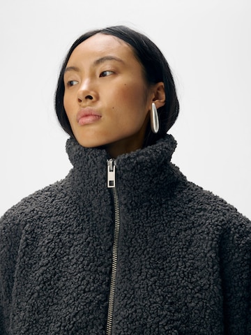 Veste mi-saison 'Teddy' OBJECT en gris