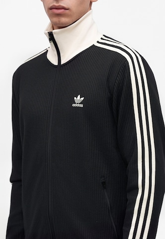 ADIDAS ORIGINALS Суичъри с качулка 'Adicolor Classic' в черно