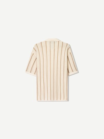 Fit confort Chemise Bershka en beige