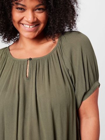 Camicia da donna 'Ami' di KAFFE CURVE in verde