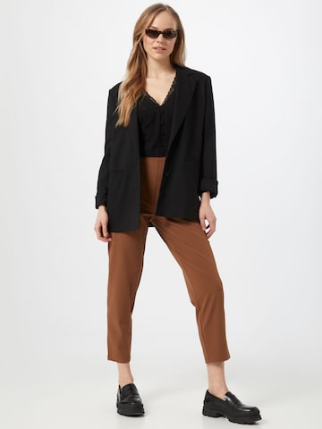 Bluză 'Mette Blouse' de la ABOUT YOU pe negru