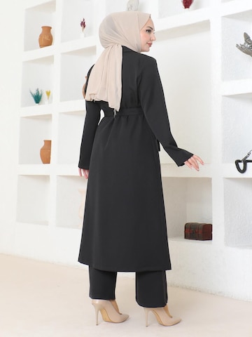 MODAMIHRAM Tunic in Black