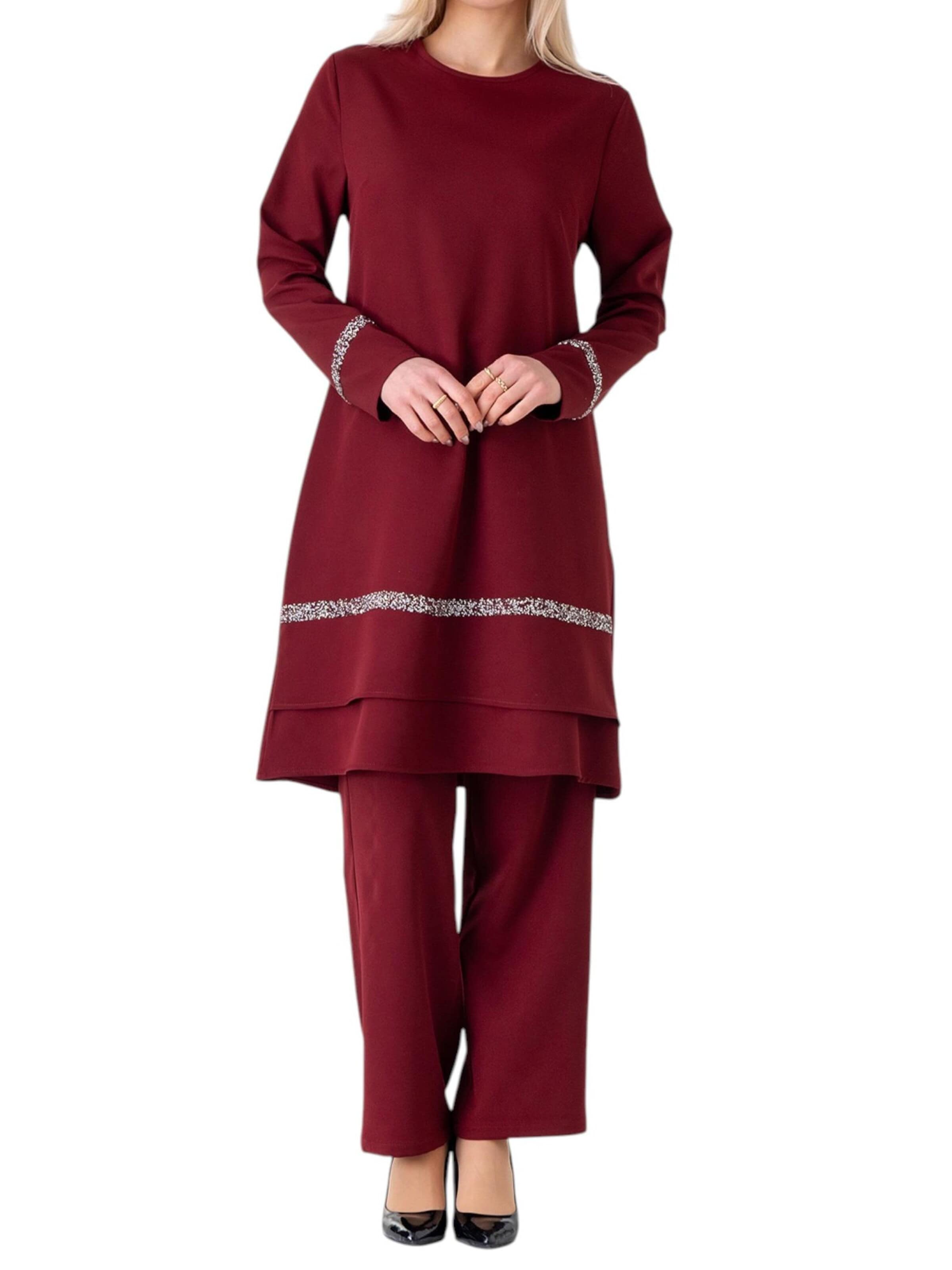 fashionshowcase - Traje de pantalón 'NEVRA' en rojo