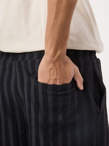 Regular Pantalon 'Resort' Denim Factory en noir