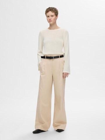 SELECTED FEMME Wide leg Pleat-front trousers in Beige: front
