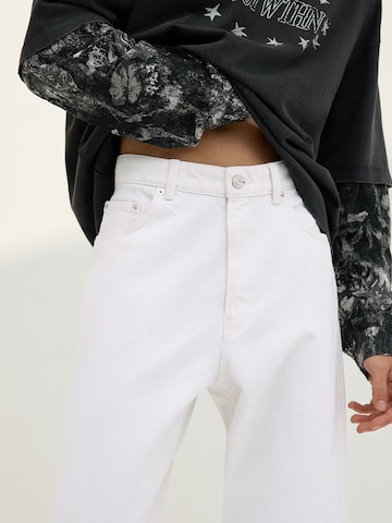 Bershka Baggy Дънки в бяло