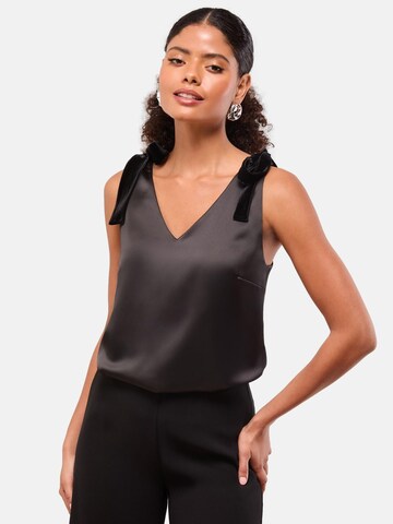 Lipsy Blouse in Zwart: voorkant