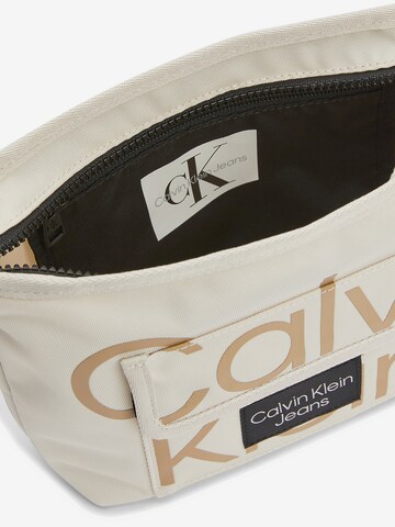 Calvin Klein Jeans Tasche in Beige