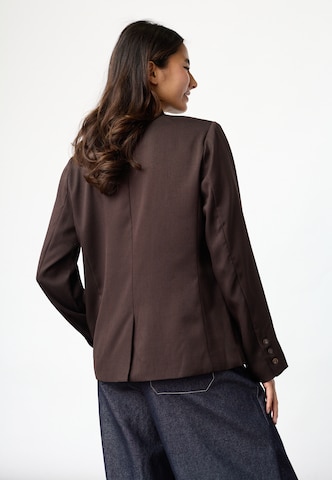 Blazer 'VIKSA' di SISTERS POINT in marrone