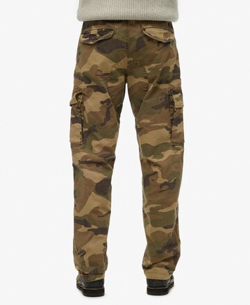 Regular Pantalon cargo Superdry en marron