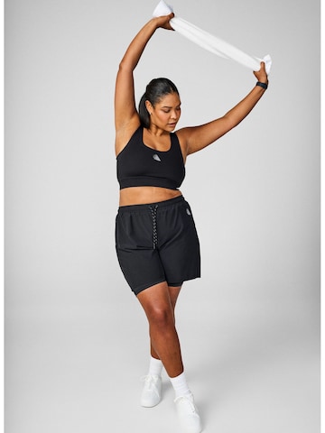 Regular Pantalon 'CAHavani' Active by Zizzi en noir