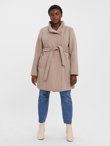 Manteau mi-saison Vero Moda Curve en beige : devant