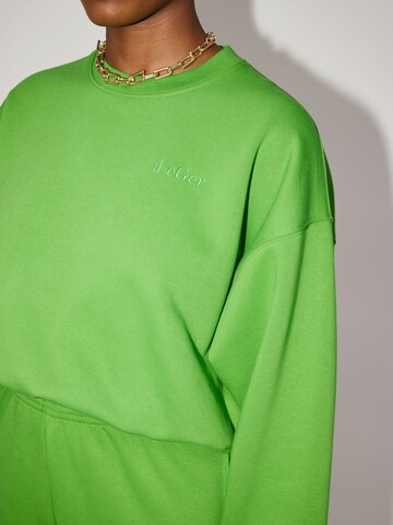 Sweat-shirt 'Rosa' LeGer by Lena Gercke en vert : devant