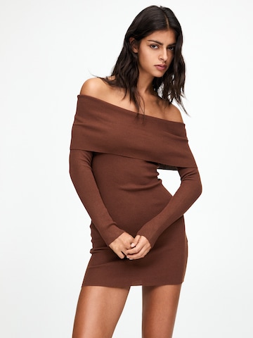 Pull&Bear Knit dress in Brown: front