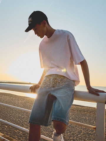 Bershka Baggy Shorts in Blau