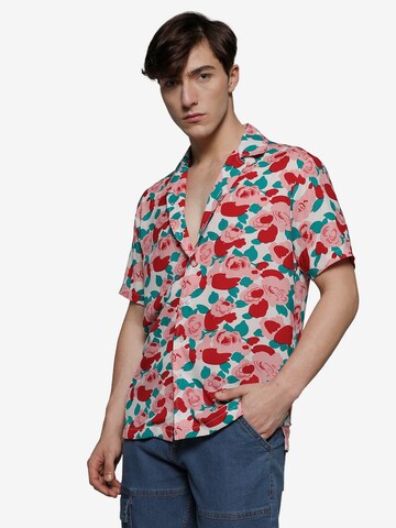 Campus Sutra - Ajuste regular Camisa ' Dean ' en rojo