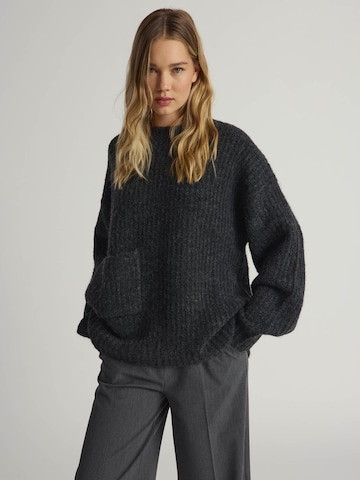 Pullover extra large di VERSTIQUE in grigio: frontale