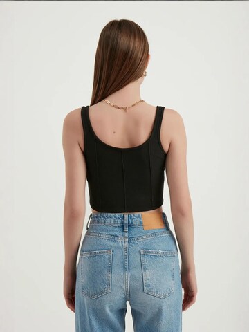 Top di Hiccup in nero