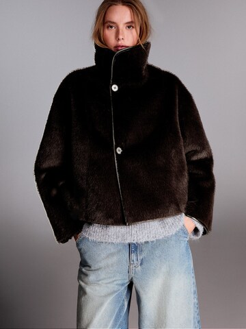 Bershka Between-season jacket in Brown: front