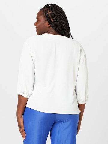 Vero Moda Curve - Blusa 'Unye' en blanco