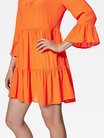 Mavi Kleid in Orange