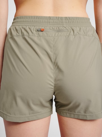 Newline Regular Shorts in Braun