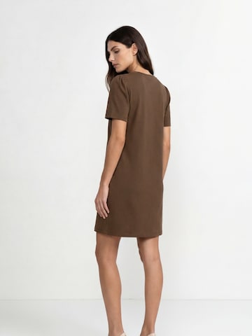 Rich & Royal - Vestido em castanho