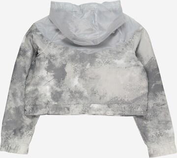 Nike Sportswear - Chaqueta de entretiempo en gris