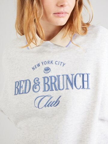 Abercrombie & Fitch Majica 'COFFEE LOUNGE' | siva barva