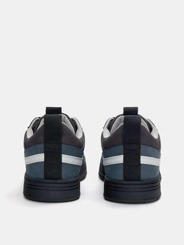 Pull&Bear Sneakers in Grey
