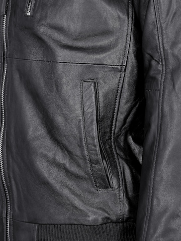 JCC Tussenjas in Zwart