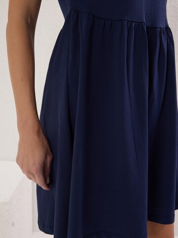 Trendyol Φόρεμα σε μπλε