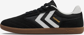 Baskets basses Hummel en noir : devant