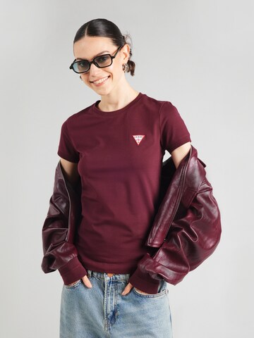 Tricou de la GUESS pe roșu: față