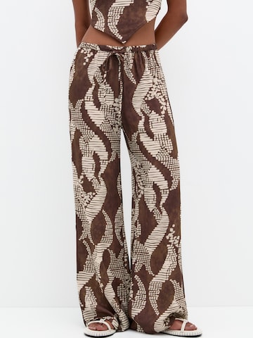 Pull&Bear Regular Byxa i brun: framsida