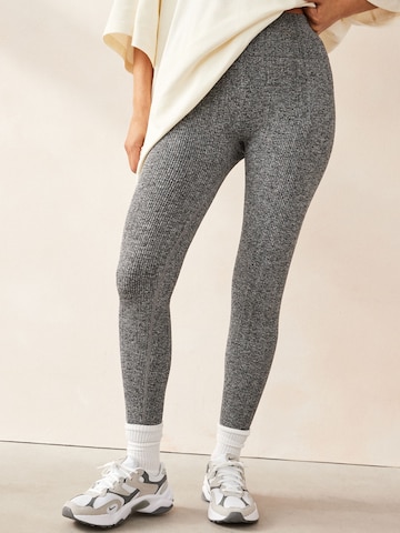 Skinny Leggings di Next in grigio