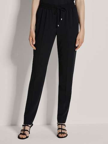 Effilé Pantalon MADELEINE en noir : devant