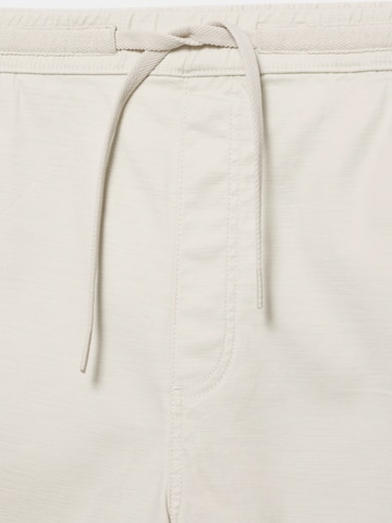 Loosefit Pantalon Pull&Bear en blanc