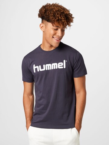 Hummel Тениска в синьо: отпред