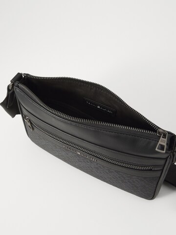 TOMMY HILFIGER Сумка через плечо в Черный