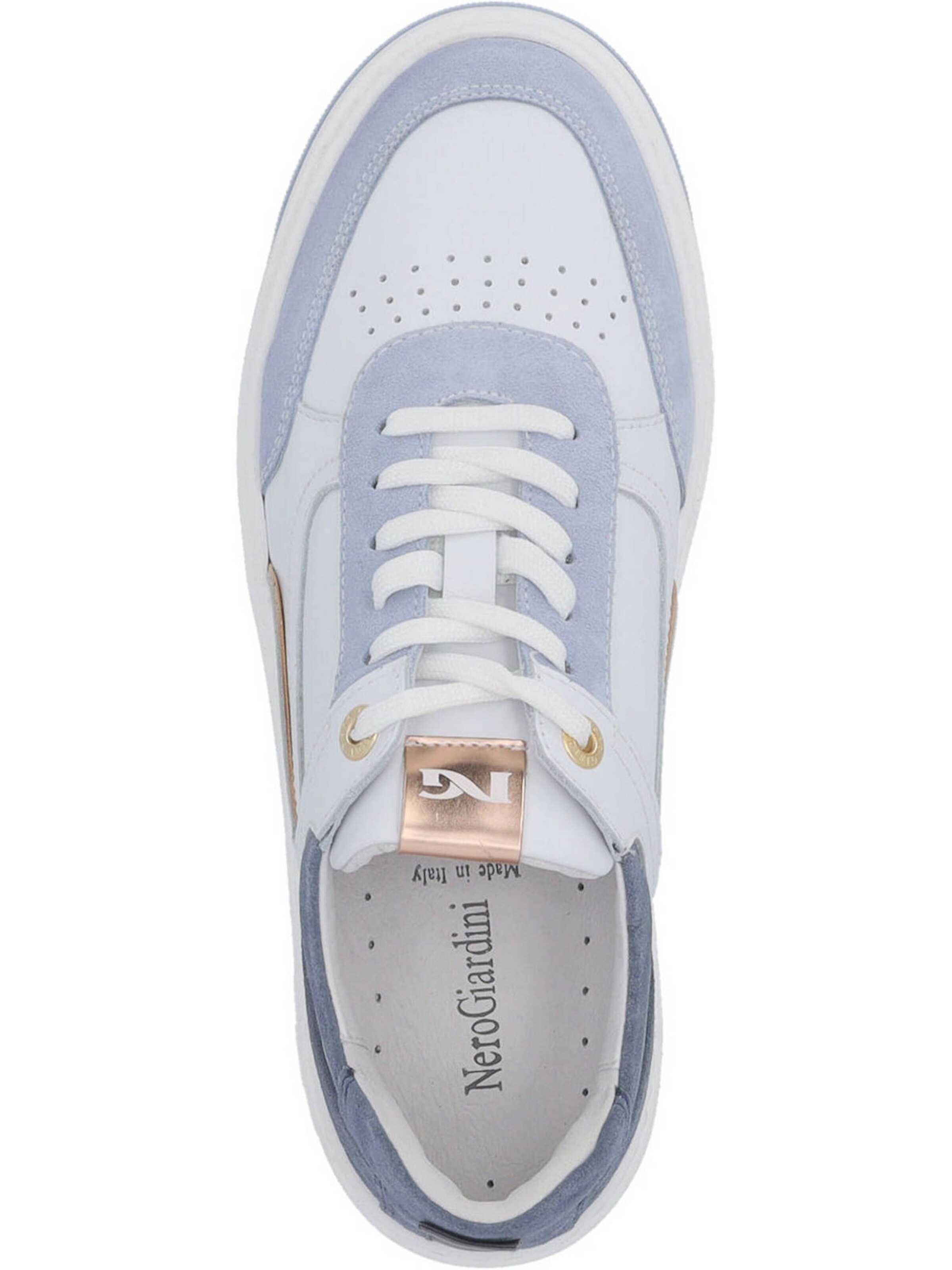 Baskets basses Nero Giardini en blanc