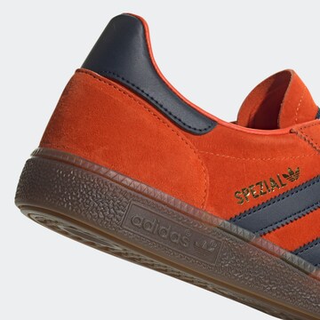 ADIDAS ORIGINALS Madalad ketsid 'Handball Spezial', värv punane