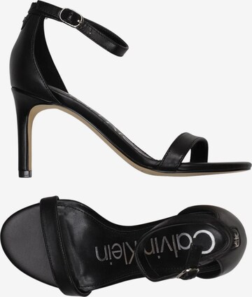 Calvin Klein Sandalen 35 in Schwarz: Vorderseite
