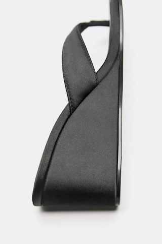 Pull&Bear Žabky – černá