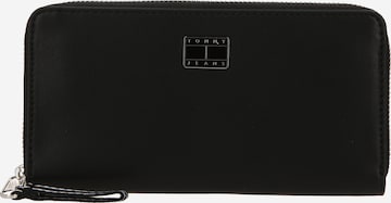 Tommy Jeans Wallet in Black: front