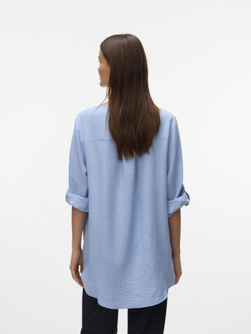 Vero Moda Curve Blouse 'VMMelaney' in Blauw