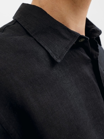 Regular fit Camicia di JACK & JONES in nero