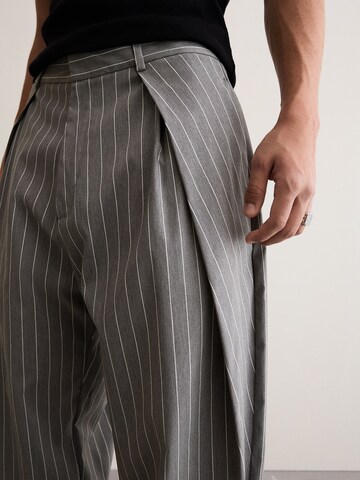 Bershka Barrel Hose in Grau